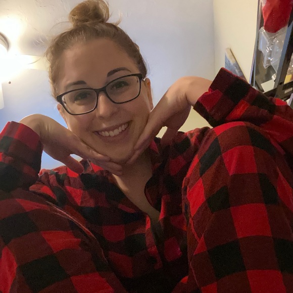 Meet your Posher, Caitlyn - Picture 2 of 8